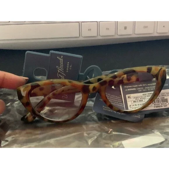Universal Thread Women's Tortoise Print Cateye Blue Light Filtering Glasses - Picture 3 of 9